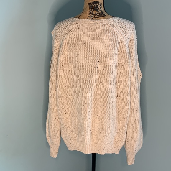 Lane Bryant 18/20 Plus ladies cream sweater. Cold shoulder. - Picture 4 of 7